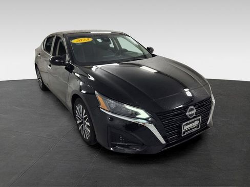 Used 2023 Nissan Altima 2.5 SV FWD image 1