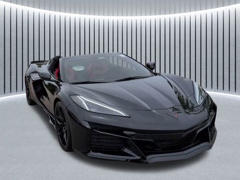 Used 2024 Chevrolet Corvette Z06 RWD image 18