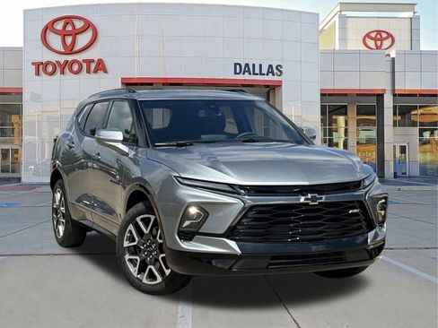 Used 2025 Chevrolet Blazer RS FWD image 1