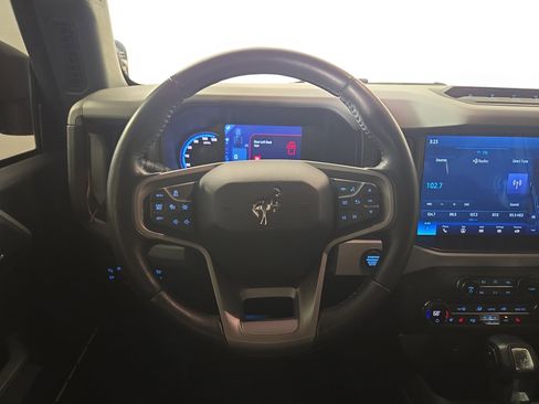 Used 2021 Ford Bronco Badlands image 14