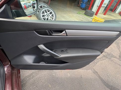 Used 2013 Volkswagen Passat 2.5 S FWD image 14
