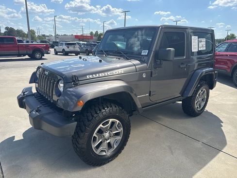 Used 2014 Jeep Wrangler Rubicon w/ Power Convenience Group AWD/4WD image 3
