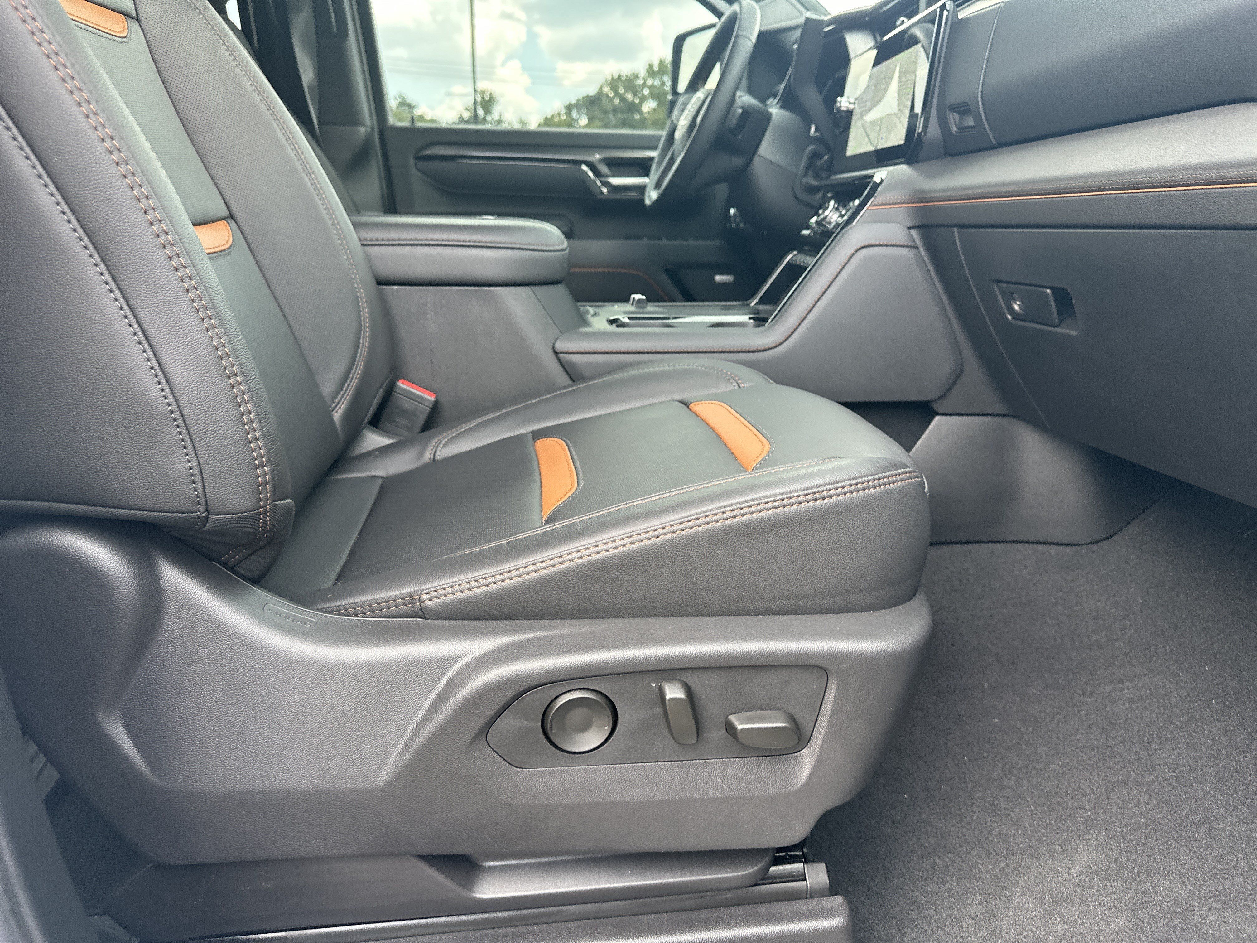 Used 2025 GMC Sierra 2500 AT4 AWD/4WD image 15