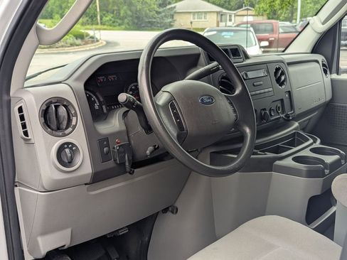 Used 2014 Ford E-150 and Econoline 150 w/ Power Group RWD image 9