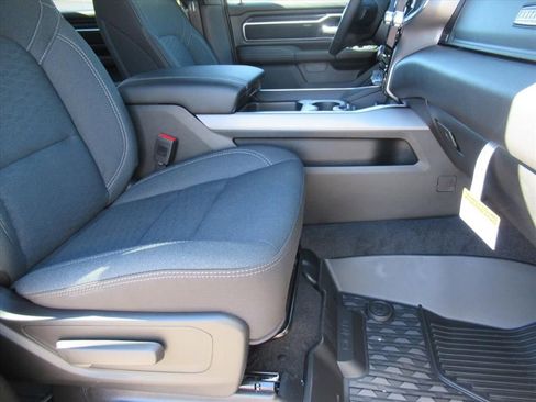 New 2026 RAM 1500 4x4 Crew Cab image 12