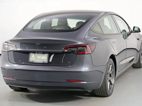 Used 2021 Tesla Model 3 Standard Range Plus image 52