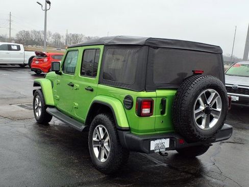 Used 2019 Jeep Wrangler Unlimited Sahara AWD/4WD image 2