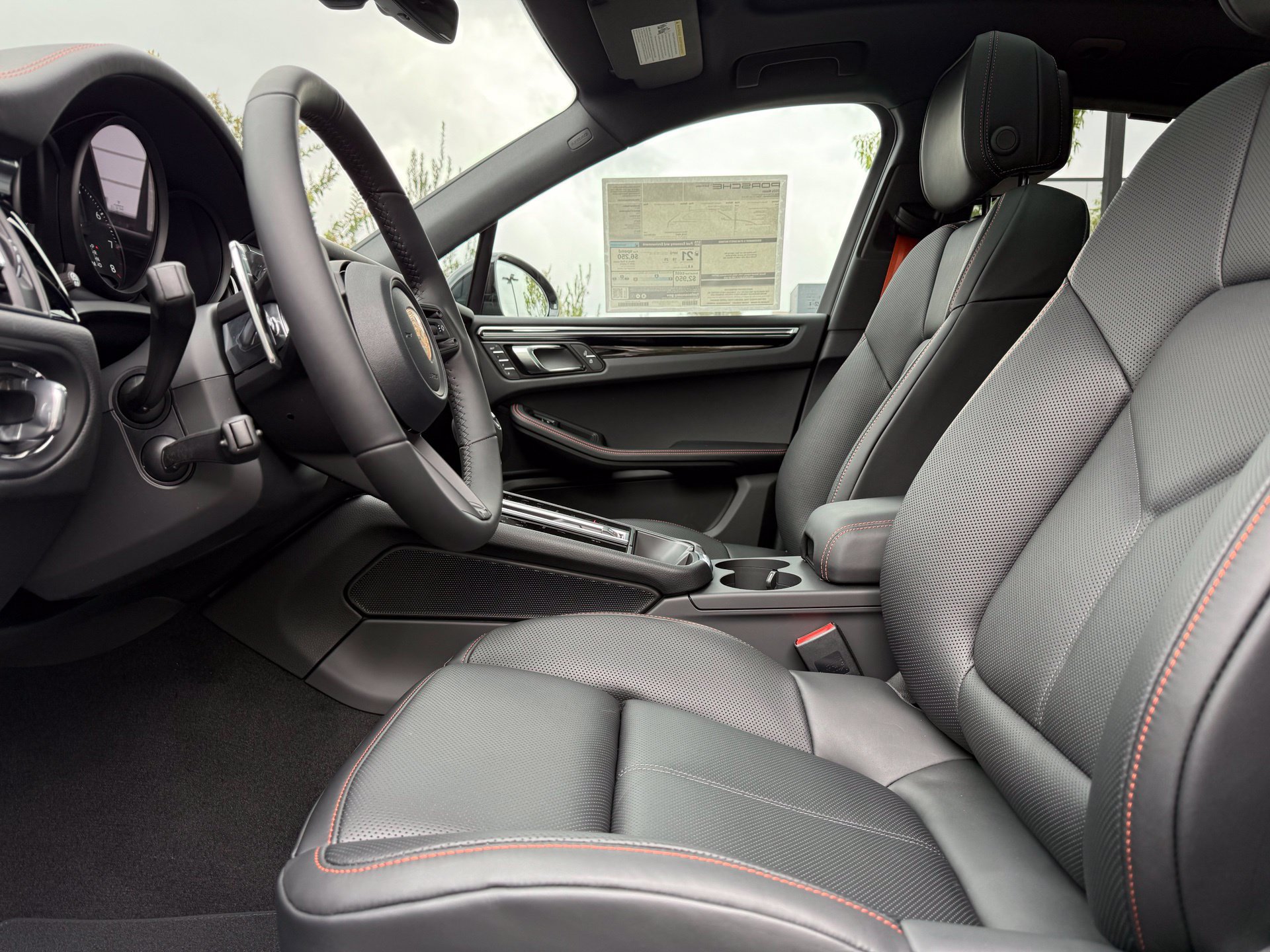 Used 2026 Porsche Macan AWD/4WD image 13