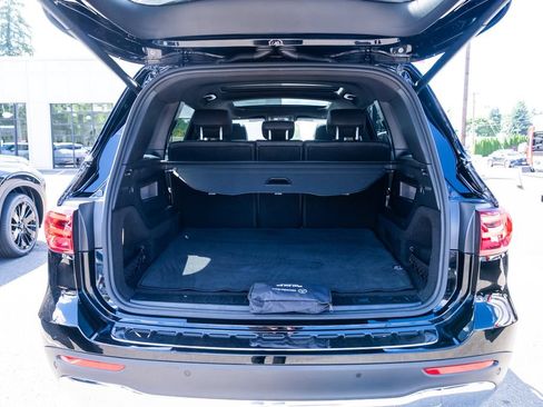 Used 2025 Mercedes-Benz GLB 250 4MATIC image 7