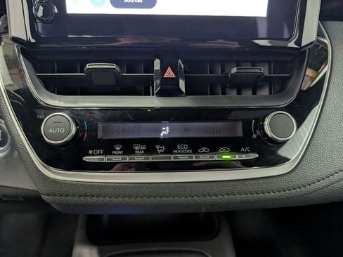 Used 2025 Toyota Corolla SE FWD image 21