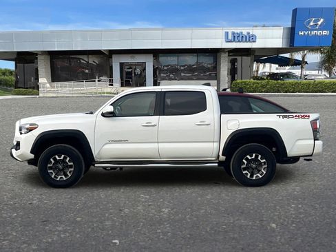 Used 2022 Toyota Tacoma TRD Off-Road image 5