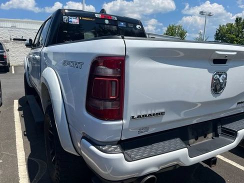 Used 2022 RAM 1500 Laramie AWD/4WD image 4