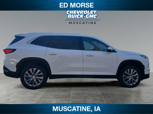 Used 2025 Buick Enclave Preferred image 6