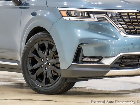 Used 2022 Kia Carnival SX Prestige image 3