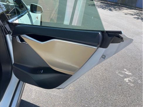 Used 2014 Tesla Model S 85 image 16