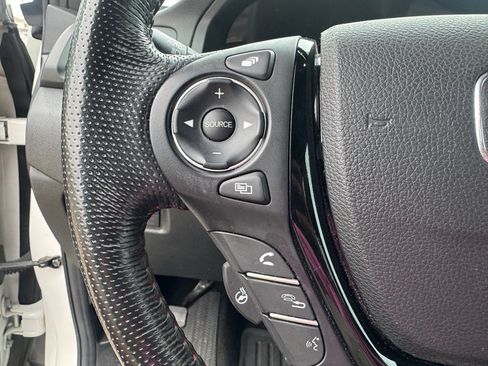 Certified 2021 Honda Ridgeline Black Edition image 13