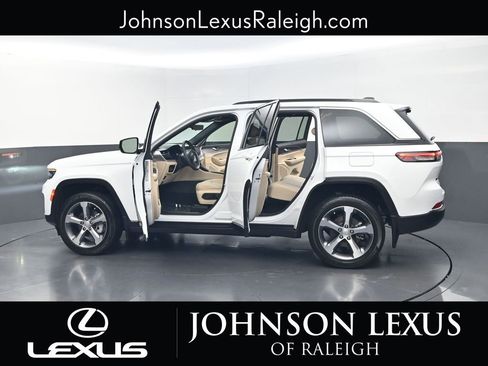 Used 2024 Jeep Grand Cherokee Limited w/ Luxury Tech Group II AWD/4WD image 36