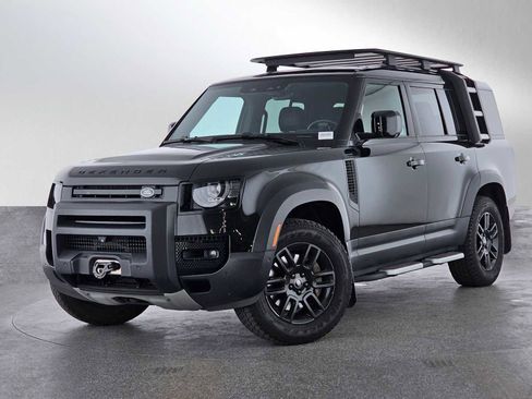Used 2023 Land Rover Defender 130 SE image 1