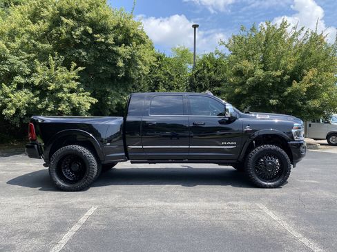 Used 2026 RAM 3500 Limited AWD/4WD image 10