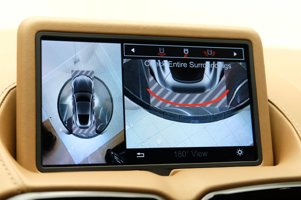 Used 2020 Aston Martin V8 Vantage Coupe RWD image 27