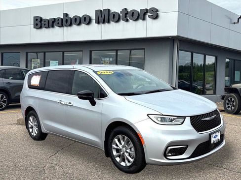 New 2026 Chrysler Pacifica Select AWD/4WD image 1