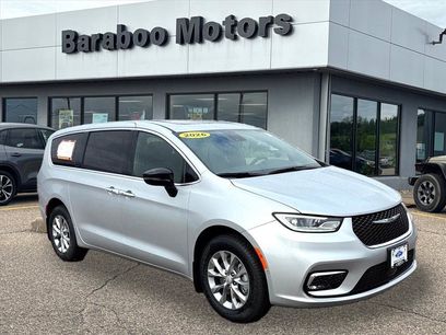 New 2026 Chrysler Pacifica Select