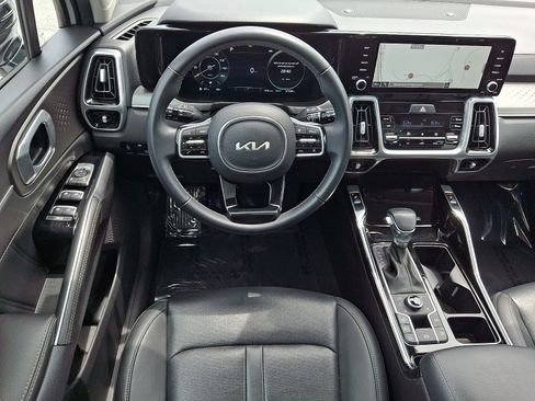 Certified 2023 Kia Sorento SX AWD/4WD image 11