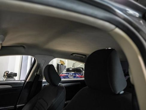 Used 2020 Ford Fusion SE FWD image 28