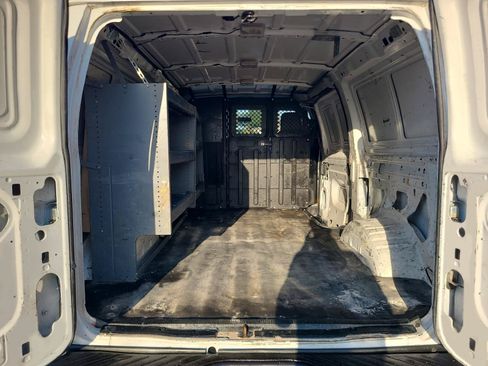 Used 2010 Ford E-250 and Econoline 250 RWD image 17