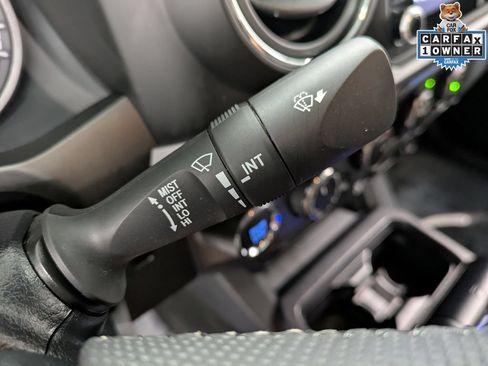 Used 2021 Toyota Tacoma TRD Off-Road w/ TRD Premium Off Road Package AWD/4WD image 19