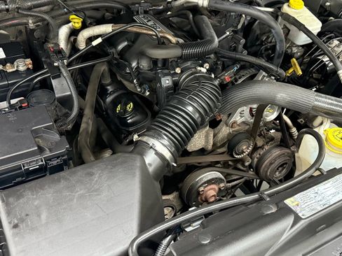 Used 2011 Jeep Wrangler Unlimited Sahara image 36