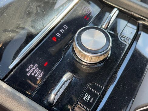 Used 2022 Jeep Grand Cherokee L Overland w/ Advanced Protech Group III image 23