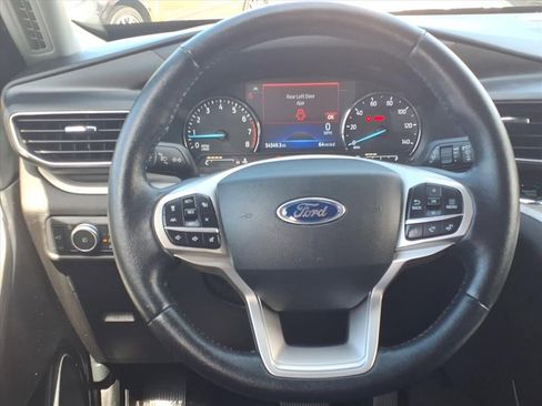 Certified 2022 Ford Explorer XLT w/ Equipment Group 202A image 21