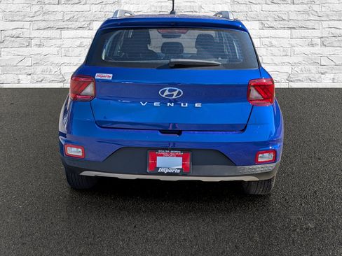Used 2025 Hyundai Venue SEL FWD image 9