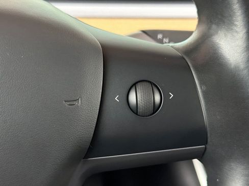 Used 2017 Tesla Model 3 Long Range image 28