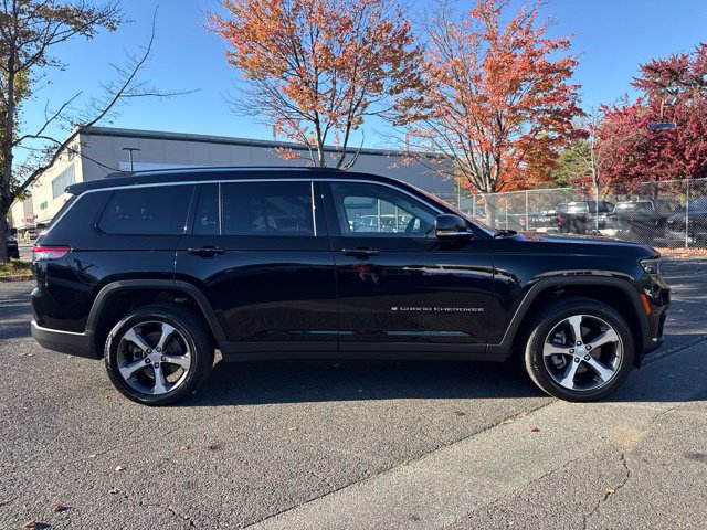 Used 2023 Jeep Grand Cherokee L Limited AWD/4WD image 13