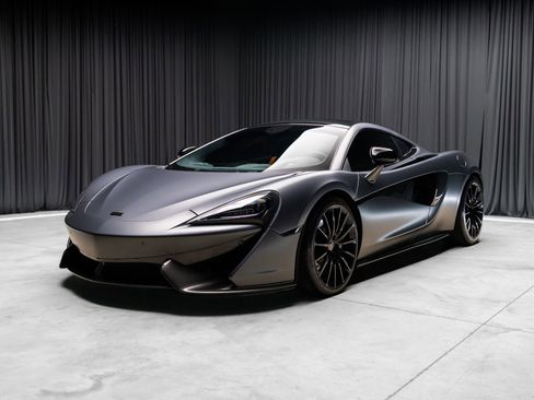 Used 2017 McLaren 570S RWD image 25