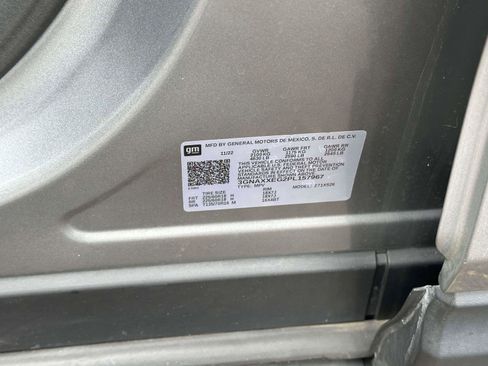 Used 2023 Chevrolet Equinox Premier image 18