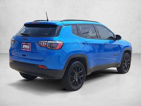 Used 2025 Jeep Compass Latitude w/ Altitude Special Edition AWD/4WD image 5