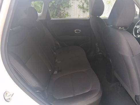 Used 2015 Kia Soul FWD image 17