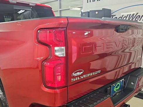 Used 2022 Chevrolet Silverado 1500 RST AWD/4WD image 39