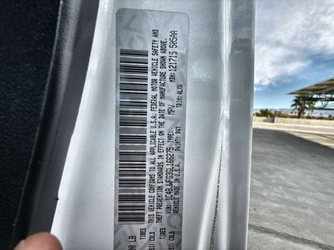 Used 2016 Jeep Wrangler Unlimited Rubicon w/ Connectivity Group image 23