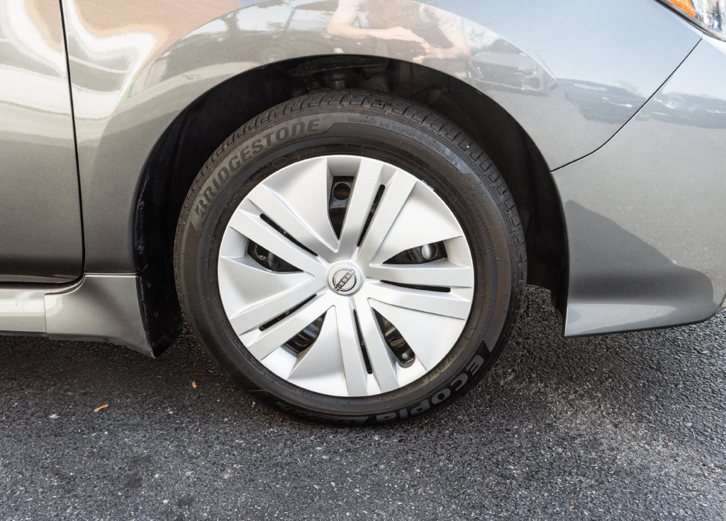 Used 2025 Nissan Leaf S FWD image 4