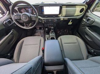 New 2025 Jeep Gladiator Sport video 3