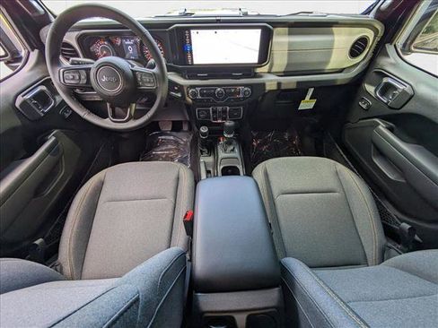 New 2025 Jeep Gladiator Sport image 3