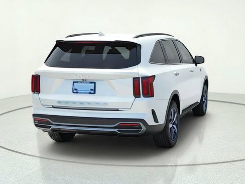 Certified 2022 Kia Sorento S FWD image 5