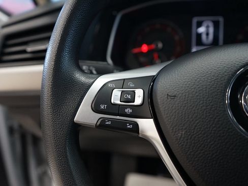 Used 2019 Volkswagen Jetta R-Line FWD image 29