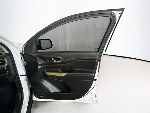 Used 2019 GMC Acadia Denali image 32