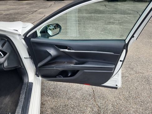 Used 2023 Toyota Camry SE FWD image 18