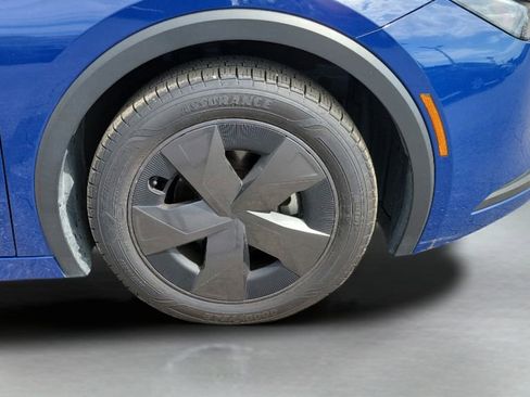 Used 2024 Toyota Prius LE image 10